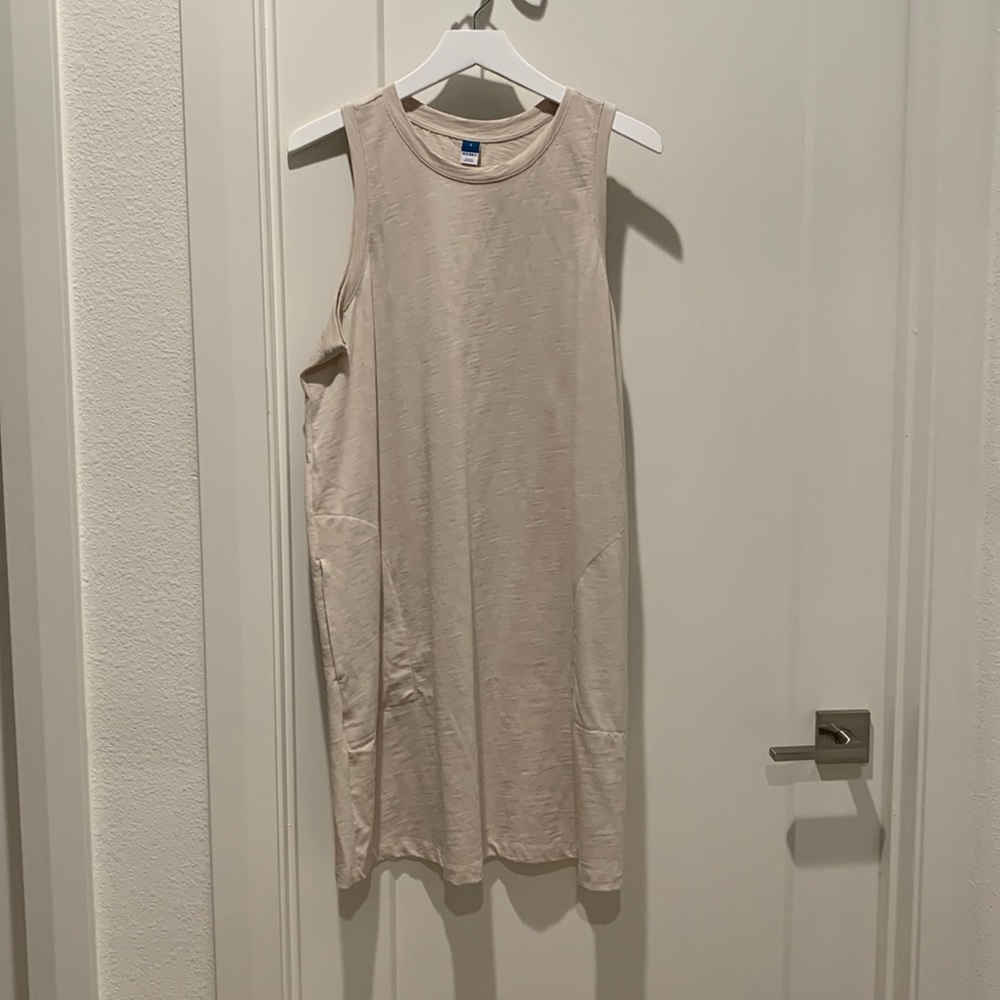 Old Navy sleeveless, swing dress with pockets